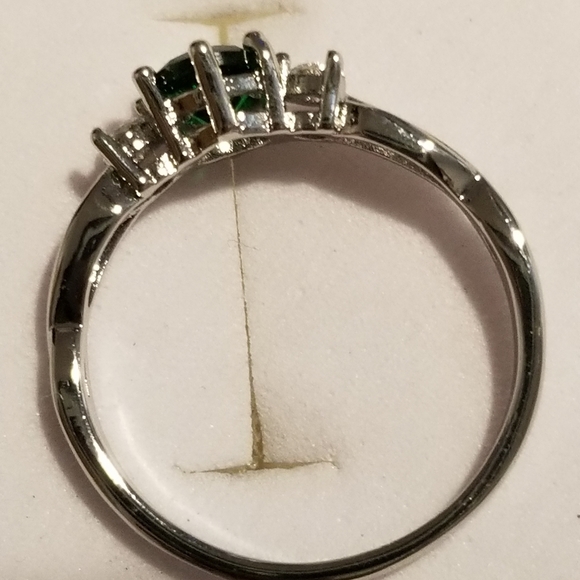 (3 for $25)Bubbly Belle Simulated Emerald Ring - Picture 3 of 4